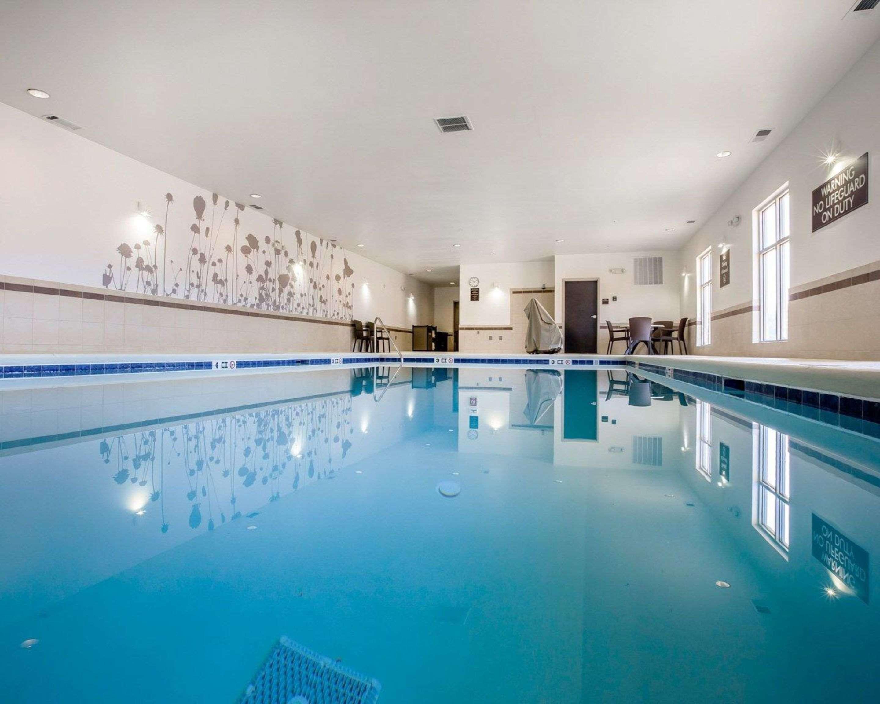 Mainstay Suites Κάρτερσβιλ Εξωτερικό φωτογραφία